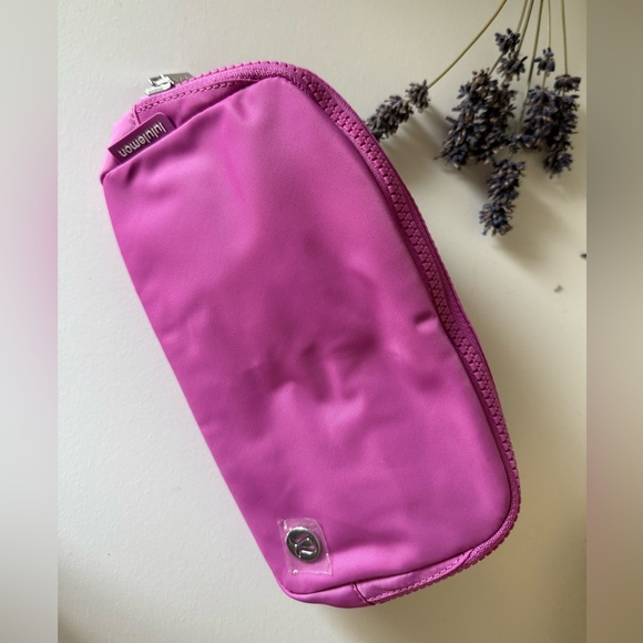 lululemon athletica Handbags - lululemon BNWT everywhere belt bag magenta pink